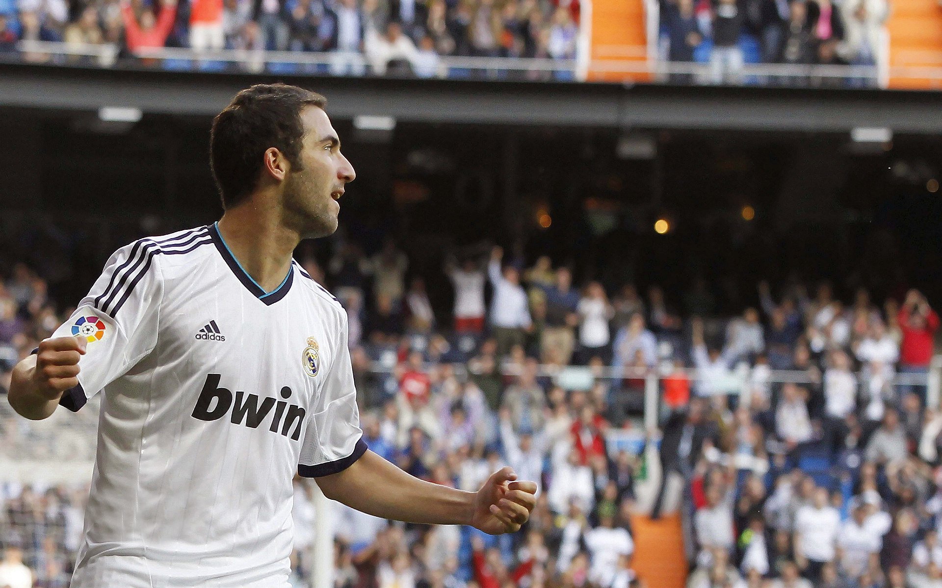 利物浦名宿互撕？杰拉德回应欧文提问，一句话让演播室瞬间沸腾