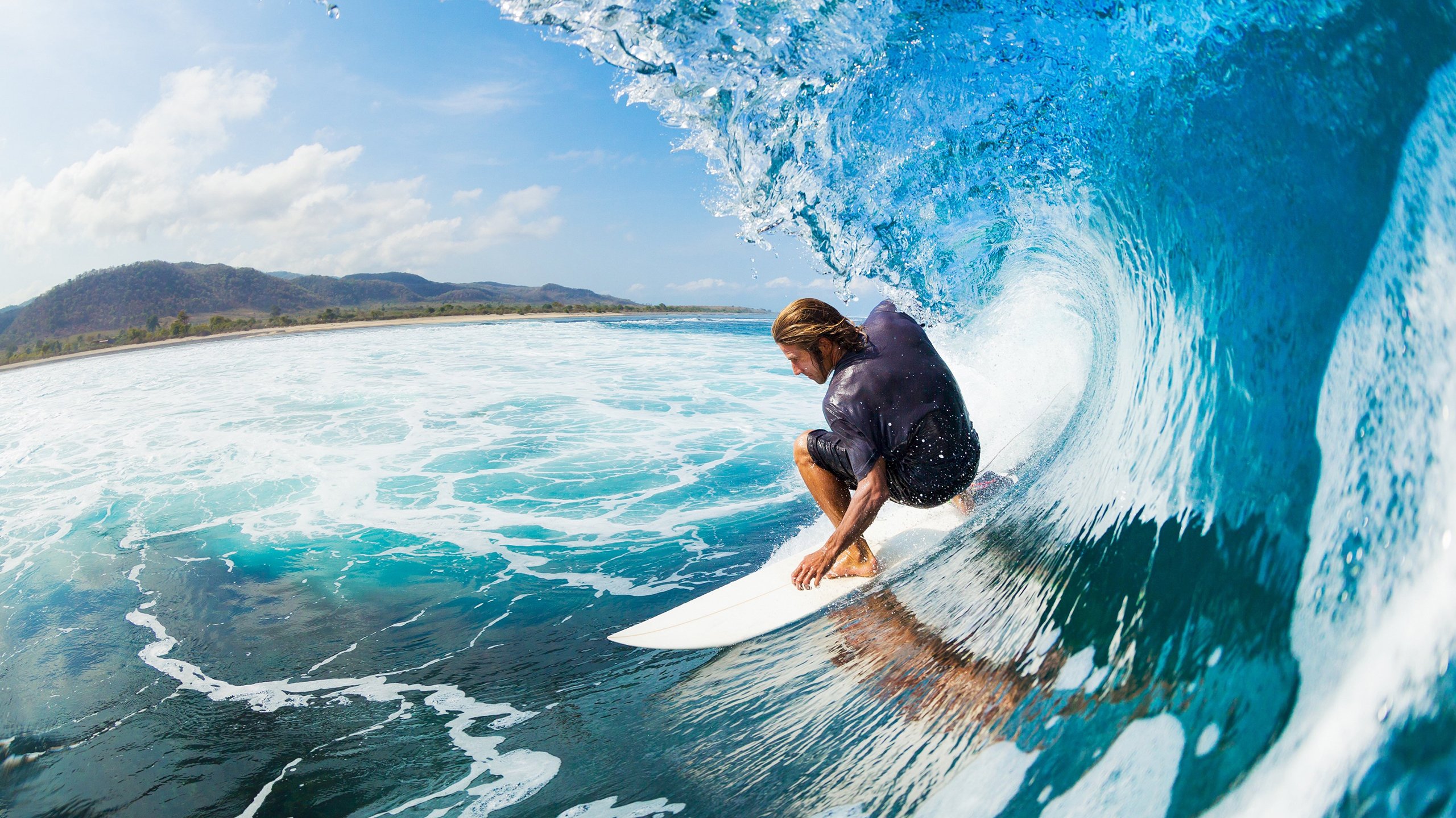 切尔西未能打破卡拉巴赫防线，2-2战平未能锁定胜局，切尔西2比2巴萨全场